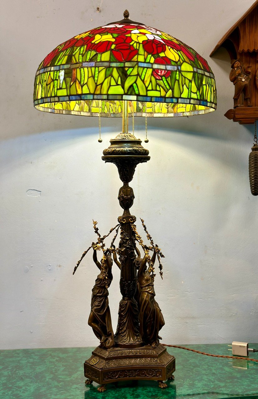 Đèn Tiffany Cổ Điển Thượng Lưu